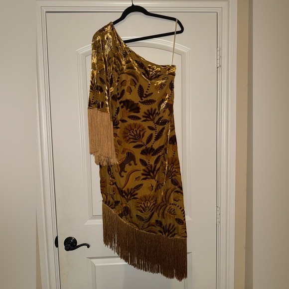 FARM Rio Elegant One-Shoulder Golden Velvet Fringe Dress small - Picture 4 of 6